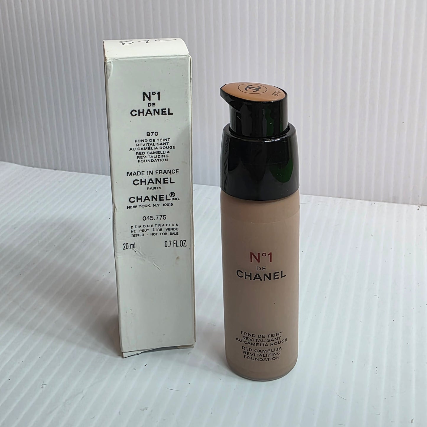 Chanel Vitalumière Aqua Foundation  *pick shade*