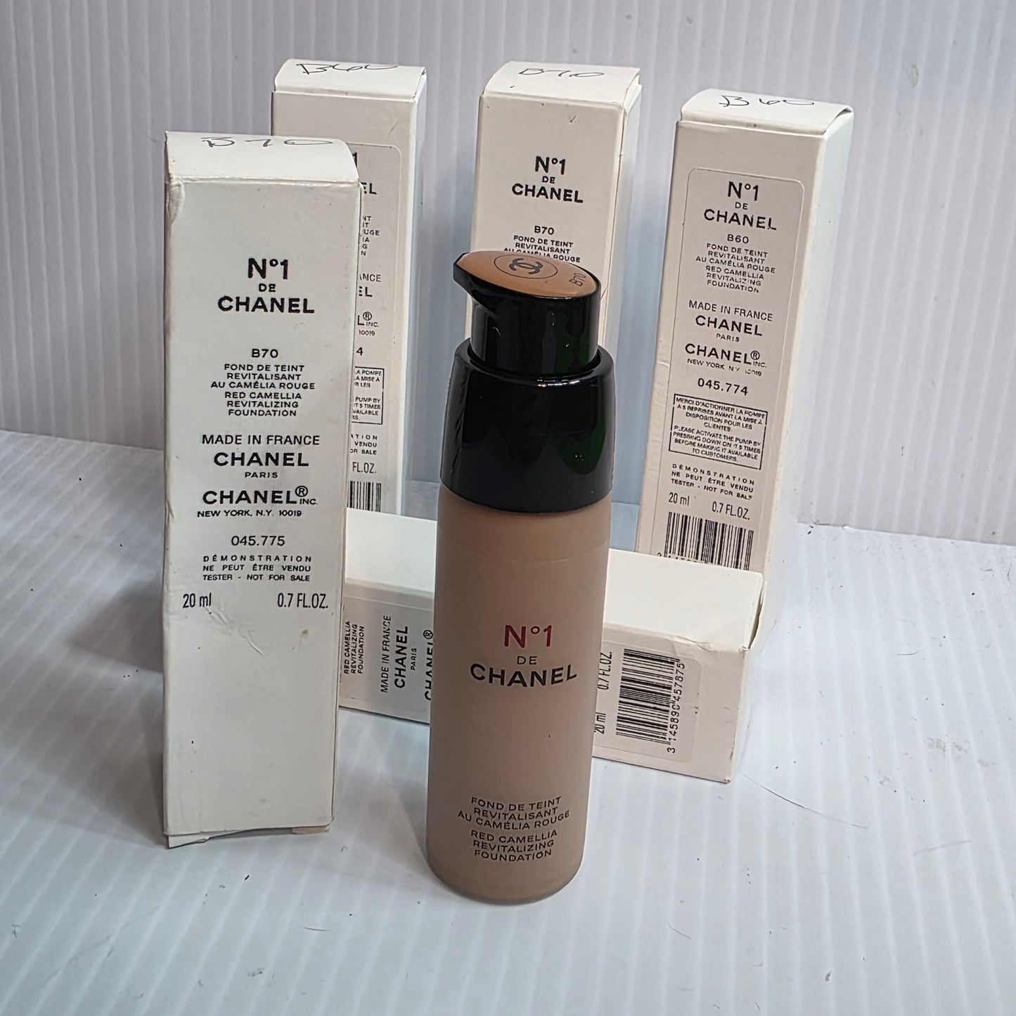 Chanel Vitalumière Aqua Foundation  *pick shade*